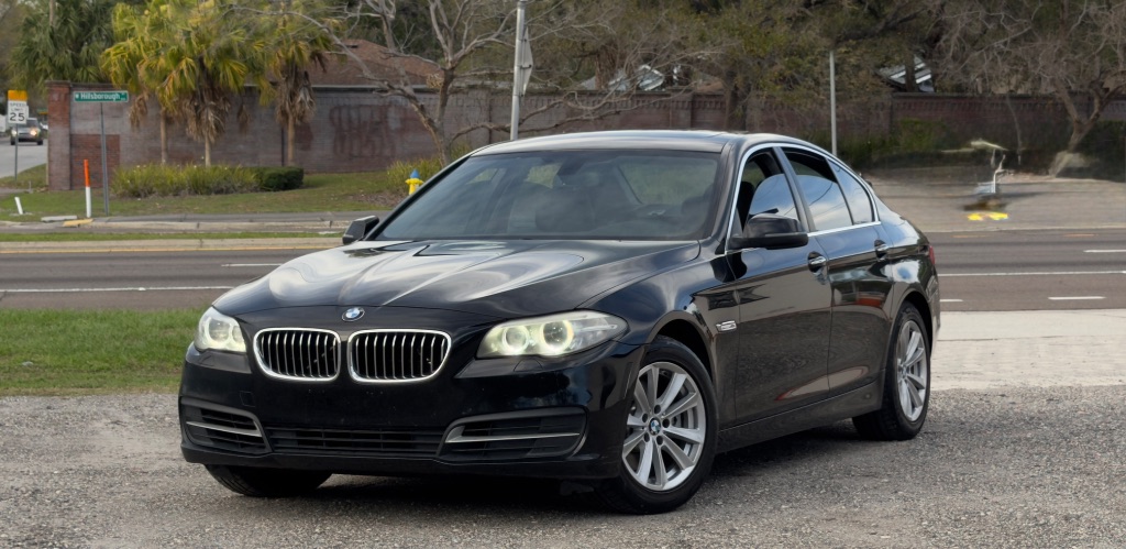 2014 BMW 5 Series 528i Sedan's photo