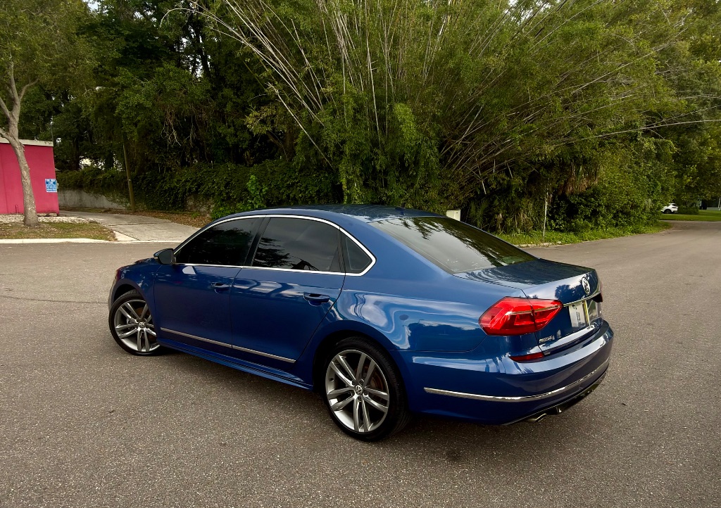 2016 Volkswagen Passat R-Line - Photo 9