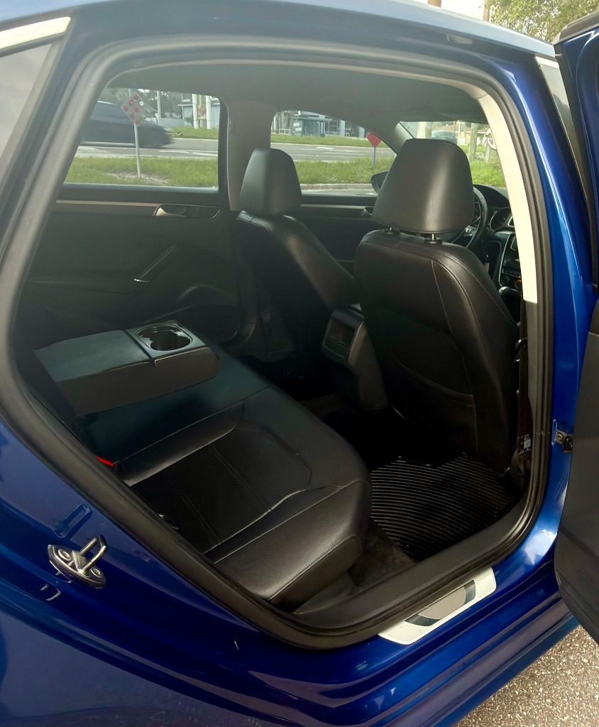 2016 Volkswagen Passat R-Line - Photo 24