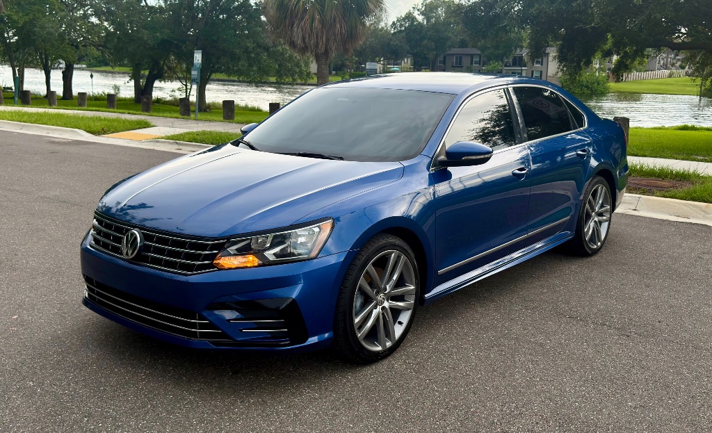 2016 Volkswagen Passat R-Line - Photo 14
