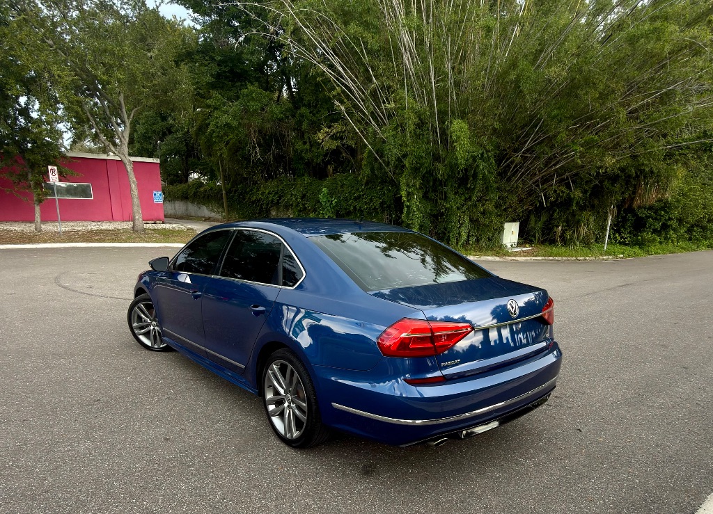 2016 Volkswagen Passat R-Line - Photo 10