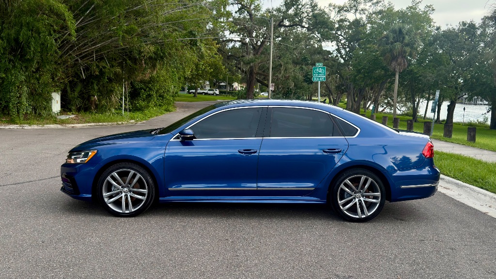 2016 Volkswagen Passat R-Line - Photo 13