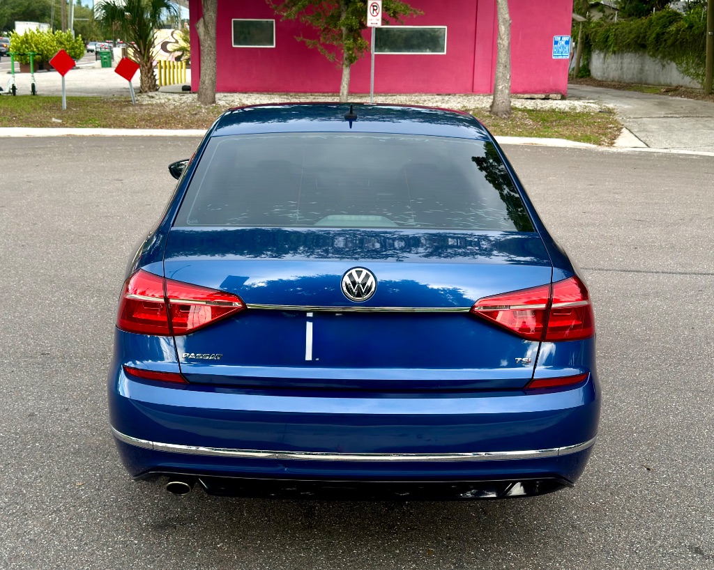 2016 Volkswagen Passat R-Line - Photo 17