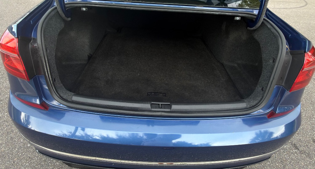 2016 Volkswagen Passat R-Line - Photo 25