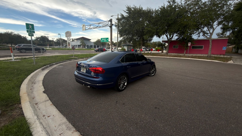 2016 Volkswagen Passat R-Line - Photo 6