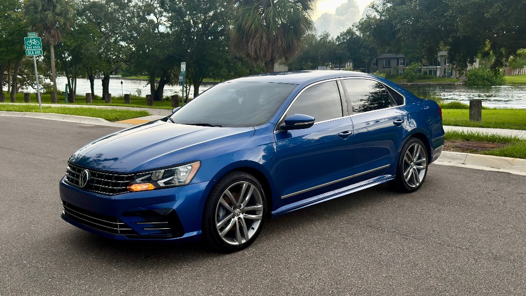 2016 Volkswagen Passat R-Line - Photo 12