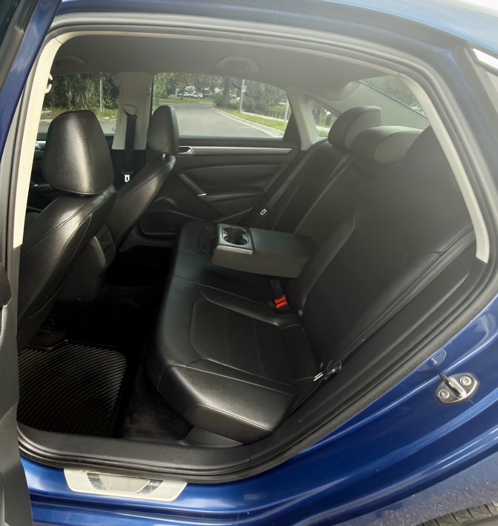 2016 Volkswagen Passat R-Line - Photo 20