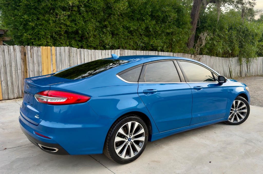 2020 Ford Fusion SE - Photo 6