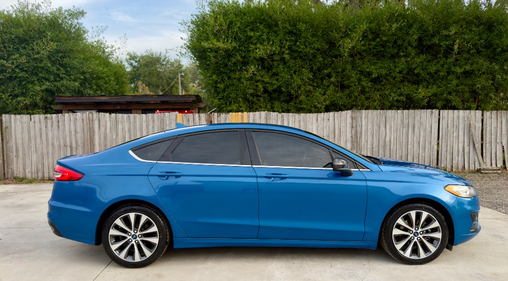 2020 Ford Fusion SE - Photo 8
